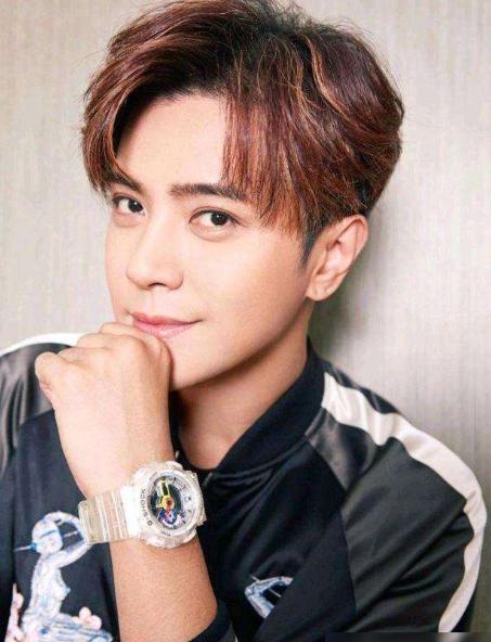 李现代言吃瓜卡地亚,一场时尚与潮流的跨界盛宴