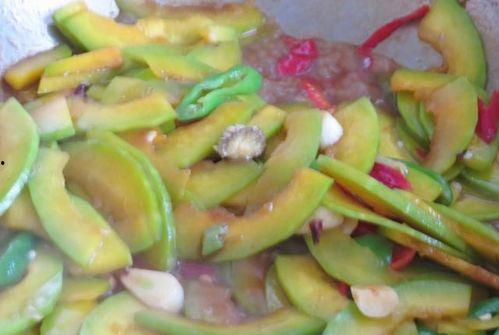 吃吊瓜做法,家常美味吊瓜炖肉，营养满分！